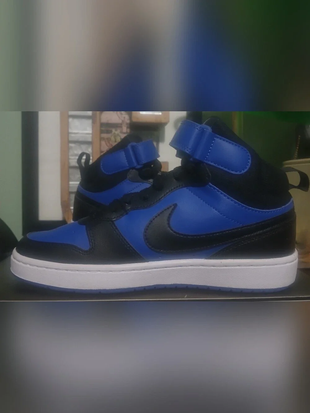NEW Nike  Court Borough Mid 2